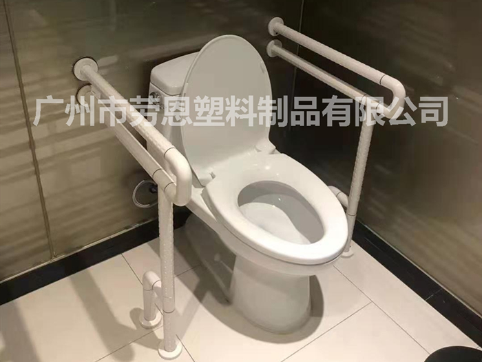 公共殘疾人廁所的衛(wèi)生間扶手和其他設(shè)施的具體尺寸是多少？
