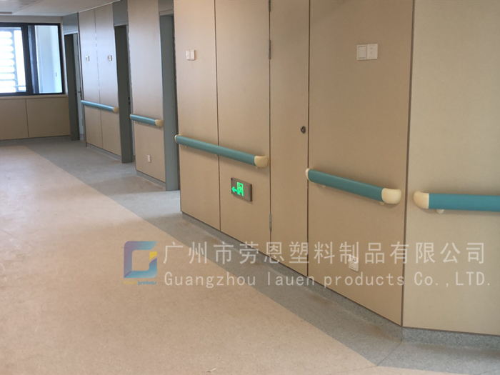 【浙江寧波】醫(yī)院的走廊上為什么兩側都有一排防撞扶手？